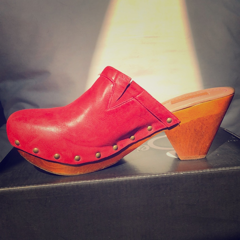 Mix Mooz red Rain leather wood slip on clogs